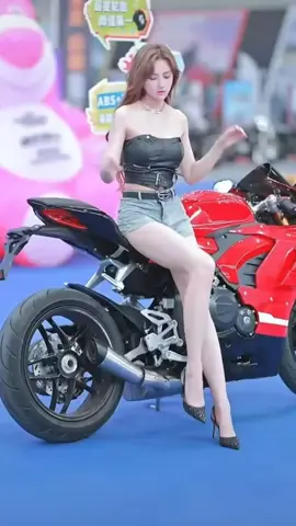 #douyin_tiktok_china #sexyhotmoodelmotorcyle #Gadis model motor paling keren#siapa yang tidak pernah melihat kaki panjang seperti ini#