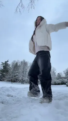 how i fell for him:  #couple #trend #viral #xzybca #loveyou #fyp #ily #ilysm #him #he #couplegoals #couplegoal #winter #wintervibes #wintertrends #snow #loml @🦩 