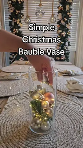 Simple Bauble Vase Idea 🎄🫶🏼 A few people said they would prefer lights instead of water so here it is 🙌🏽 #christmasdecordiy #christmascenterpiece #christmasbaubles #christmasvase #christmasdiydecor 