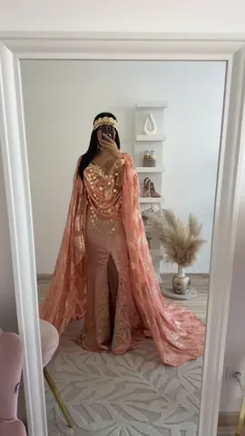 Robe Chaouia - Mia 👛 ___________________________________#robe #dress #location #robechaouia #chaoui #chaouidance #chaouia♓️❤️❤️‍🔥 #chaouiaaa #chaouia😍 #chaouia🇩🇿❤✨ #chaouidance #robetraditionnelle #dresscode #robemoderne #binoirrobesoiree❤️❤️❤️ #caftanmarocain #caftanmarocain #caftan #modernwarfare #modernerobe #lyonnais #lyon69 #robesoire💃❤️🤩 #barbi #pourtoi #prtoiシ #prtoiiii #prt2 #viral #viraltiktok #viral #mondiali #foryou #foryourpage #foryou #fypシ #fypシ゚viral #fyp #fypシ #fypage #villefranchesursaone #vlf #algeria #alger #setif______19 #setif_19 #free #tiktok #tiktok_india #rosebella #henna 