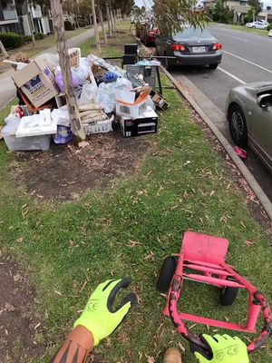 There’s Piles & Piles Of Good Metal & Sellable Items Out Here! #polyprophet #youtube #free #treasurehunt #hardrubbish #australia #curbside #sidehustle #dumpsterdiving #streetscrapping #scrapping #reseller #resell #relaxing #asmr #value
