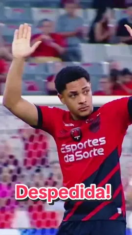 👏 A despedida de Vitor Roque da Ligga Arena! #athletico #athleticopr #athleticoparanaense #fcbarcelona #barcelona #vitorroque #brasileirão 