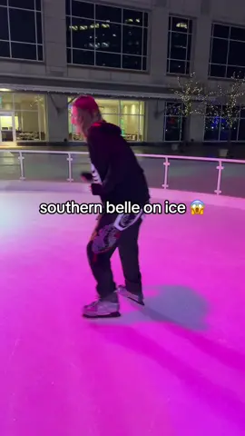 #IceSkating #christmashasbegun #southernbelleonice #onicelikewaltdisney 