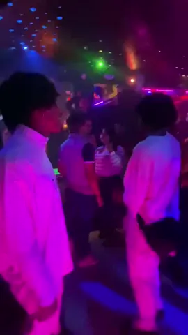 A lo pelotero🥶🧃 #Viral #fyp #discoteca #quito_ecuador🇪🇨 #esmeralda #atacamesecuador🌊🏖🍻😌 #salsachoque #parati 