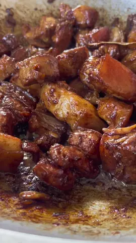Adobong liempo na naprito sa sariling mantika. 😍😋 #panaygutom #adobongbaboy 