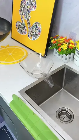 Sau khi chần thực phẩm, hãy sử dụng rổ này để kiểm soát và xả nước, đơn giản và tiện lợi! #giadungnhabep #tienich #thietthuc #jizonguyen 