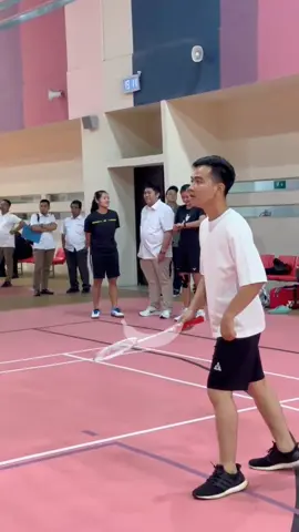 badminton dulu guyss 🏸 #gibran #gibranrakabuming #badminton #gbk #ninjakaesang #sangketum #sangkaesang #fyp 
