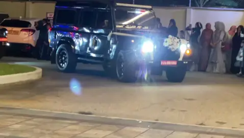 මනමාලයා අපේ එකෙක් නම් කොහොමත් කොර කරනවමයි🥵🖤💥#teamblackhitory #big day#weddingvibe #sldefenderloversclub #carboys#stilanka 