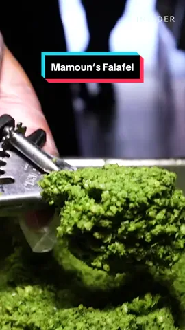 Mamoun’s Falafel, a Middle Eastern restaurant established in 1971, was the first spot in NYC to serve falafel sandwiches. #falafel #vegetarian #nyceats