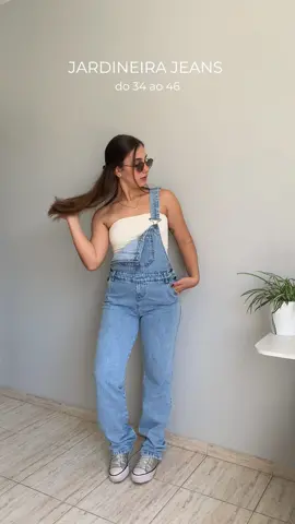 uma das peças mais atemporais que você pode ter no guarda-roupa ⚡️🤍 #jardineirajeans #lookinspiração #croppedfaixa #jeansoutfit 