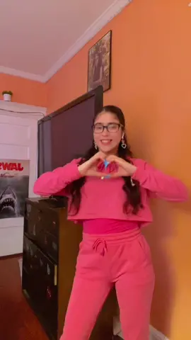 Santa tell me if you’re really there 🎅❤️ #foryoupage #paratupagina #trending #nuevamusica #parati #viewstiktok #viralvideo #sigueme #latinatiktok #xyzbca #dancechallenge #santatellmearianagrande #christmasounds #mondaymotivation #fypシ #2023 