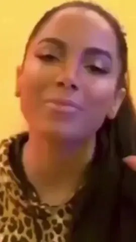 Tem lacre vindo amor, de foguete!!! #Anitta #meme #larissademacedo 