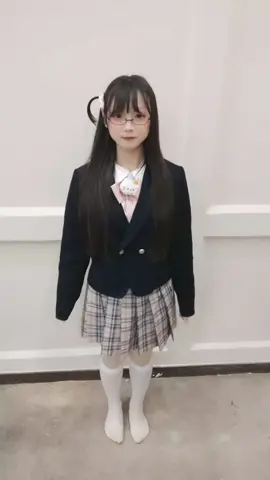 Soooooo cute that even  make cute sounds while walking 🥳🥳🥳