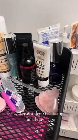 Great way to start fresh… #edmonton #edmontonalberta #yeg #skin #skincare #skincaretips #yegbeautyservices #turkish #oncesivesonrasi #BeautyTok #greenseapeeling #yegbeauty #canada #ciltbakımı #ciltbakımıvegüzellik #ciltlekeleri 