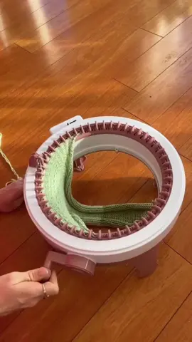 Quick to knit wool hat😏#goodstuff #goodthings #homehacks #householditems #useful #LearnOnTikTok #tiktokmademebuyit #fyp #foryou 