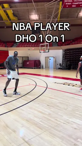DHO switch 1 on 1 work. Have to score quick. #hoopstudy 