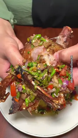 Apa iya bebek pecak lebih enak dr bebek goreng H Slamet ? . #kuliner #malang #kulinermalang #longervideos 