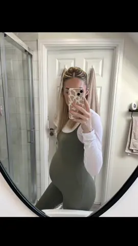 i can do so many of these🤣 the assumptions people make are crazy! #fyp #foryoupage #youngmum #26weekspregnant #unsolicitedadvice #viral 