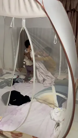 Fighting in the bed #tiktok #fighting #kids