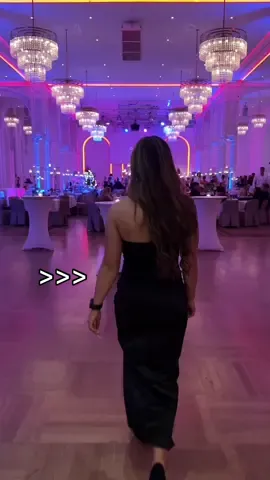 #CapCut ok bro i like 😭🩷 Girls support girls >>>  DANKE @OACE insights @Oace für alles 🥹😭🩷🫶  #happy #girls #girl #girly #makeup #dress #Love #oaceweihnachtsfeier #oace #gymrat #GymTok #oaceweihnachtsfeier #gymgirl 