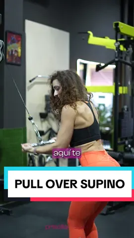 ✅ Si tr preocupan los gorditos de la espalda, este es tu ejercicio!! Un pull over supino para intentar implicar menos el tricpes!  #pullover #espalda #supino #LearnOnTikTok #GymTok #FitTok #fyp #fypシ #parati 