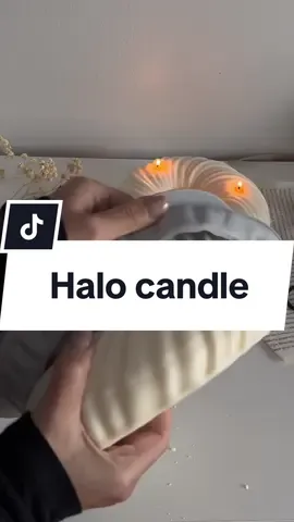 Halo - The definition of minimalism ! #behindthescenes #demolding #unmolding #candles #candletok #minimaldecor #bts #howto #howtotiktok #giftideas #christmasdecor #quebec #pillarcandles #canada #SmallBusiness 