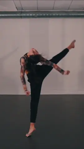 If we go down, Then we go down together 🖤                                  Choreo by @Axelle Equinet  #dance #dancetok #choreography #paris #wegodowntogether #dovecameron @Dove Cameron 