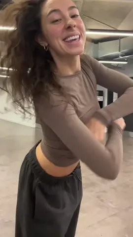 New lil dance for you all ❤️❤️ #fyp #theboyismine #jadeemoniquee #dancechallege #dance 