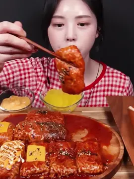 Spicy Buldak Rice Paper Rolls Mukbang #boki #boki_asmr #mukbangboki #eating #eatingshow #eatwithboki #food #FoodLover #fyp #foryou 