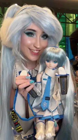 Snow Miku!! #snowmiku #snowmikucosplay #cosplay #mikucosplay #miku #Mikudollfie #snowmikudollfie