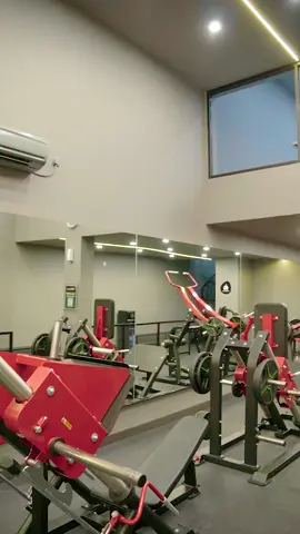 Emang boleh tempat gym sekeren ini😩 #focusfit #grandfocusfit #stayfocus #gym #gymfunny #nyeselbanget #fitnesscenter #tempatgympekanbaru #tempatgym #trendtiktok #tiktokviral 