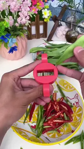 Peeler#fypシ゚viral #goodthingsrecommended #tiktokaustria #satisfying #kitchenhacksthatwork #smallbusinesscheck #tiktokshop 