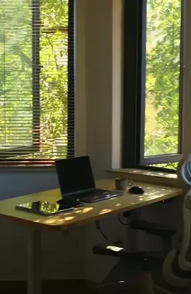 Góc làm việc tươi mát 🌿 #đồ_Decor_xinh_ở_giỏ_hàng_nhaaa🌿 #nghiennha #bìnhyênmỗingày #noithat #nhàdep #nhàchill #chualanhtamhon 