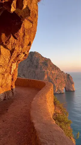 Lever de soleil a Bejaïa #algeriantrip #bejaïa #bejaïa_06❤️ #bejaïa🔰❤❤❤ #capcarbon_bejaia #sunrisebejaïa #sunrise #leverdesoleil 