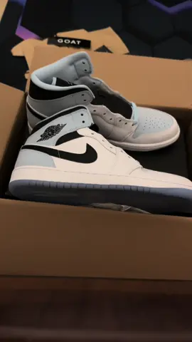 AJ1 Mid SE ‘White Ice Blue’ #sneakers #aj1mid #airjordan1 #jordan #goat #goat🐐 #sapatos #pinas #ofw #jeddah 