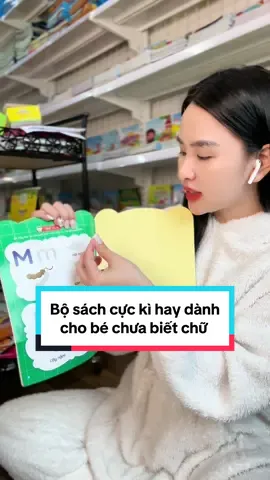 Bạn nhỏ nào cũng đều thích bóc dán cả bố mẹ ơi, bố mẹ nhanh tay mua luôn về cho con vừa học vừa chơi còn rinh thêm quà hời nữa #tiktok #tusachchobe #xuhuong #tamtueducedu #bocdan #tomau #bocdanthongminh 