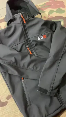 5.11 jaket ⚔️ Waterproof ⚔️ High Quality ⚔️ Windstopper ⚔️ WhatsApp 70/773446 or DM instagram: ibra_tactical ⚔️ العرض لآخر السنة ١٨$ فقط ⚔️ #لبنان🇱🇧 #jaket #waterproof #حربي_ابن_العاشر🔥🧿 #army #sports #خليك_قدّها #shooting 