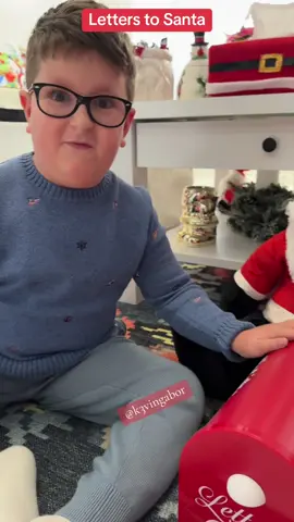 #k3vingabor #fypシ゚viral #viralvideo #wensday #Santa #presents #Christmas 