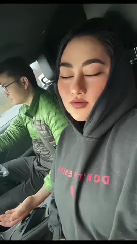 #holayomankahileaagotimivaideuhaipani❣❣❣❣ #rajarani ♥️🤴🏻👸🏻♥️ #nepalisong #trend #viralvideo #song #tiktok #couples #fyp 🖤💚