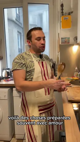 une journée dans la cuisine de @Manu Solidaire 💝, une personne incroyable qui prépare des repas aux sans abri 🫶 #fyp #pourtoi 