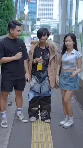 samba-samba hadir 🤣 celana tumpeng mnyambut style 2024  😁✌🏻 #sambasamba #style #style2024 #asupanmeme #fypシ゚viral #ngakak #hiburan #foryou #fypシ゚viral 