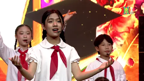 Bài học Đầu tiên - Khánh Chi | Nhấn theo dõi và thả tim cho kênh nhé mọi người. #Xmas2023 #xmas #merrychristmas #noel #baicadicungnamthang #baicabathu #baicakhongquen #nhacdo #nhactienchien #nhaccachmang #nhacxua