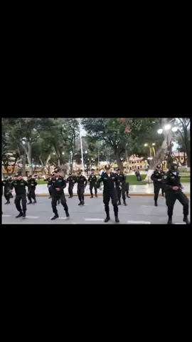 #kepersonajes🎧🎼 #oyemujer #policianacionaldelperú #baile #lideresdelapaz🧡  #felizdiapolicianacionaldelperu  un gusto haber formado parte de este baile , Dios los bendiga👮‍♂️💪