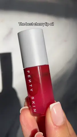 One of the best lip oils ever! 100% worth every penny…  @FENTY SKIN Hydrating & Conditioning Lip Oil “cherry”  #makeup #makeuptryon #lipoil #fentybeauty #fentyskin