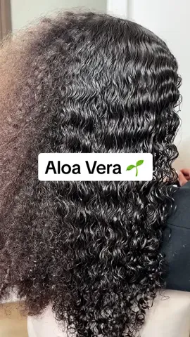 Elle déteste tjr le résultat, elle commence réellement à me faire chier 🤦🏽‍♀️ ##boucles##onfleek##rapide##aloavera##tutorial