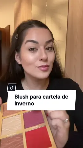 Mulheres de inverno, testem e me contemmmm depois 😍 #carteladeinverno #invernobrilhante #invernoescuro #invernofrio #blush #maquiageminverno 