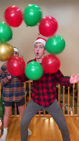 Crazy Balloon Spin Game!!!!!🎈🎄🎈🎄#fyp #games #familygamenight #christmas #christmasparty #partygames #familygatherings 