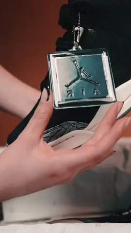 Los detalles de este par de Air Jordan 3 Off Noir son definitivamente inigualables. #sneakers #jordan #hype 