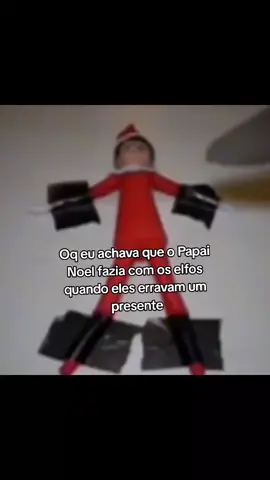 ESSE VÍDEO DO ELFO SENDO ASSASSINADO É MTO BOM KAKAKAKKAKA #viral #funny #christmas #natal #elf 