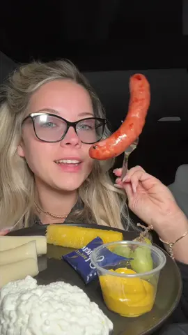 PINEAPPLE IN COCONUT WATER = 🤩 #eatlunchwithme #tiffanyplate #worklunch #workfromhome #lunch #healthygirllunch #weightloss #eatlunchwithme #mustard #applesausage #veggieswithmustard #asmr #crunchy #crunchylunch #healthyrecipes #healthylifestyle #chickensausage #applechickensausage #mukbang #electrolytes #pov #lunchchat #healthygirlfall #babycukes #briecheese #watermeloncandyelectrolytes 